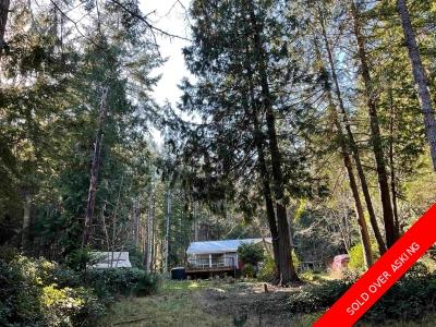Galiano Island House with Acreage for sale:  2 bedroom 988 sq.ft. (Listed 2022-03-08)
